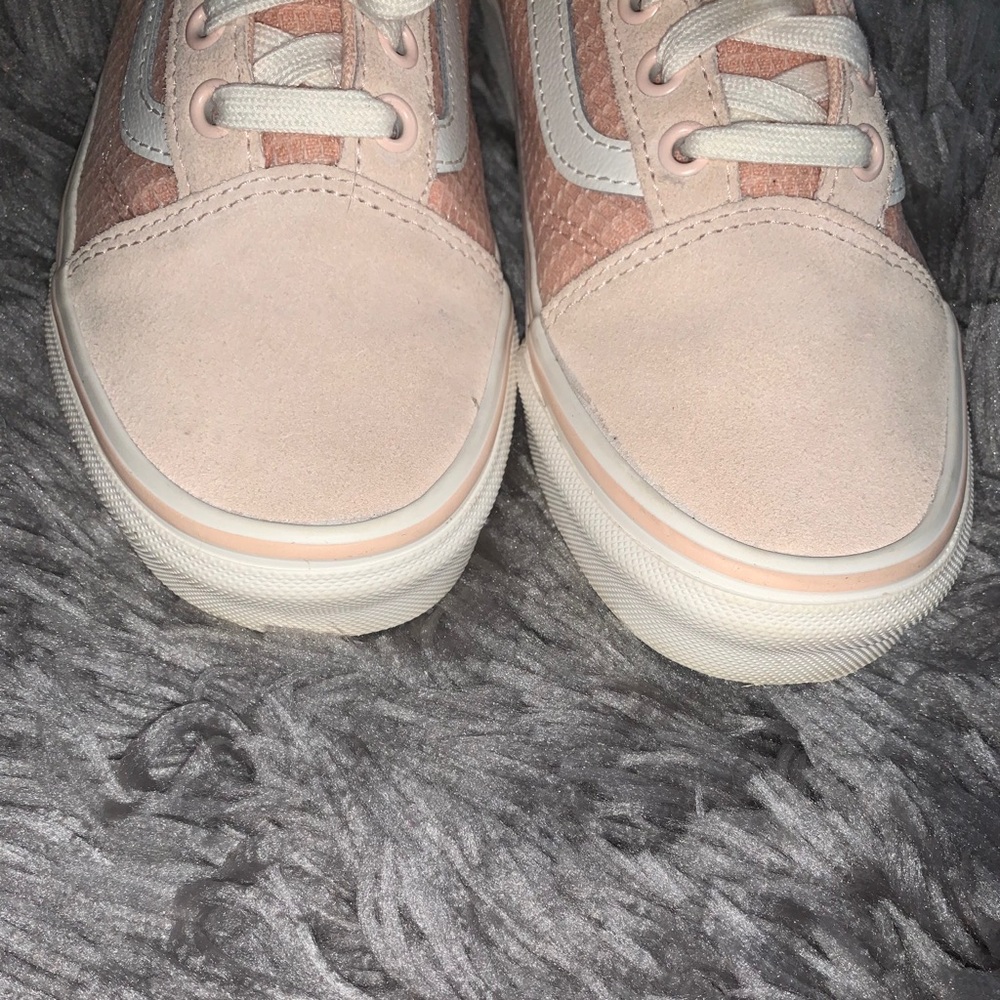 Vans - Picture 9 of 11